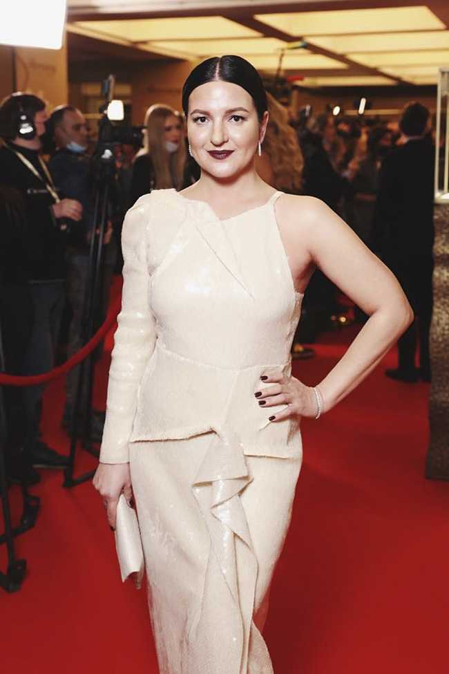 Паулина андреева, светлана устинова и другие актрисы с самыми красивыми бьюти-образами на кинопремии «золотой орел»