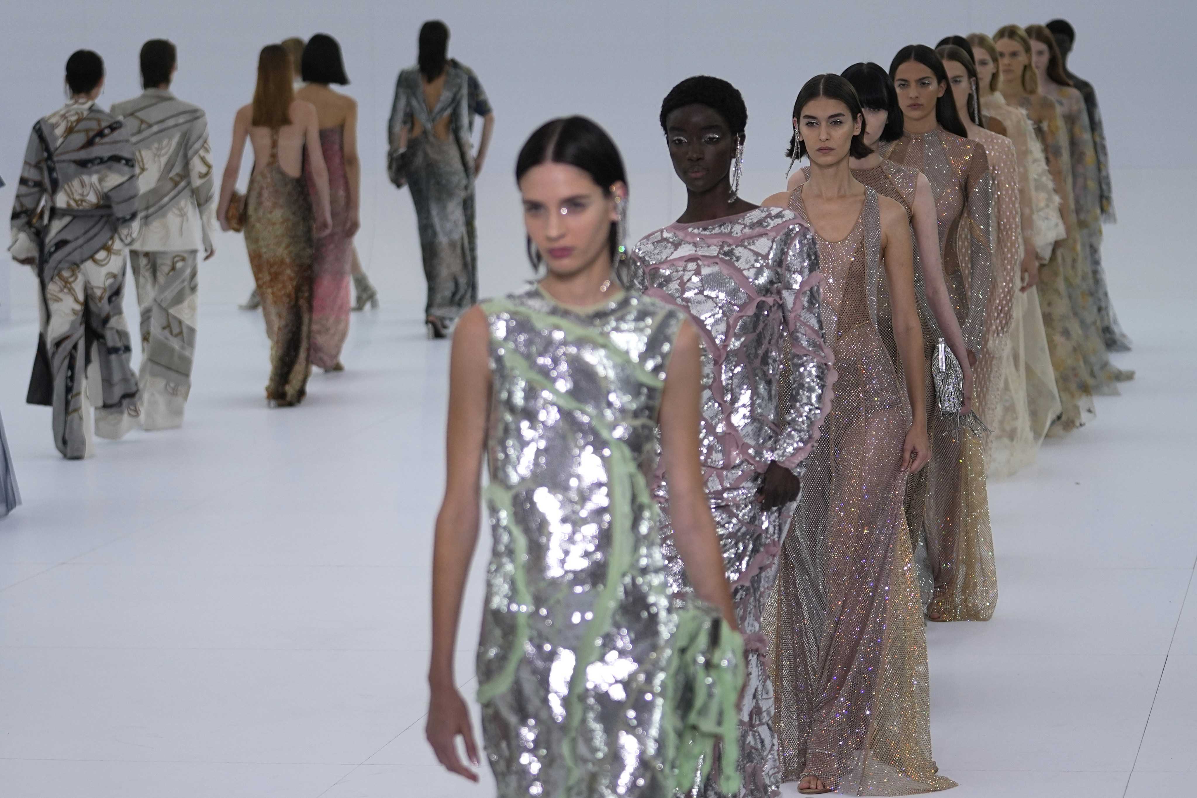 Единственный кутюрье, который умел кроить и шить. история модного дома balenciaga