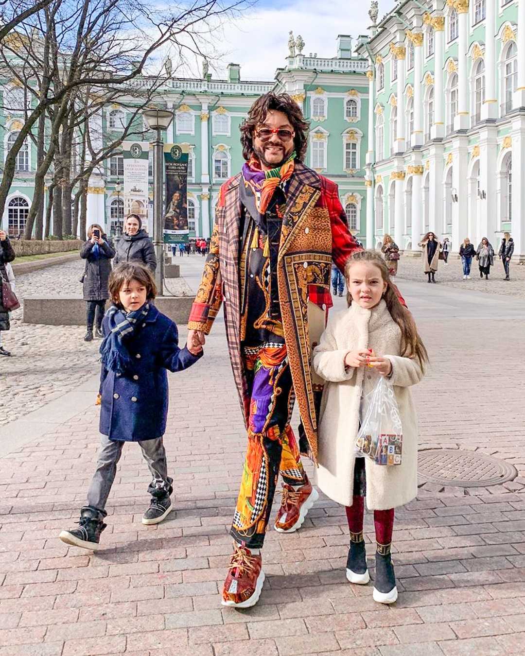 Первое шоу в россии
            которое помогает детям осуществить свои мечты