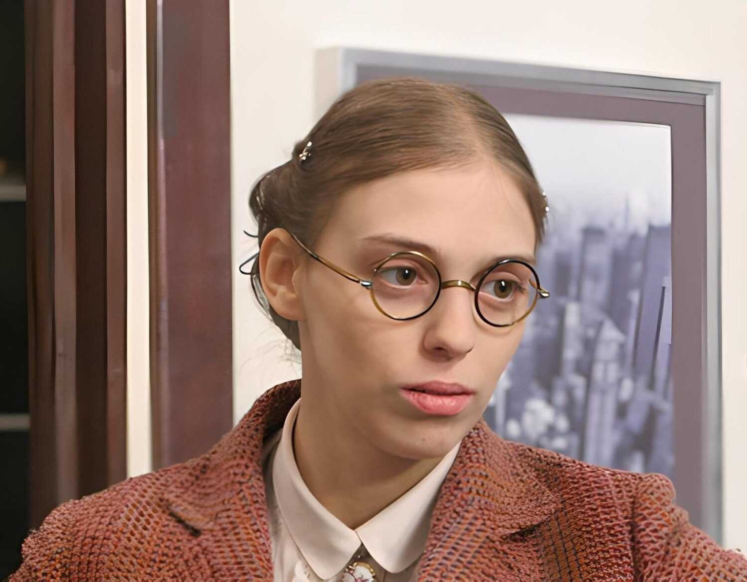 Как выглядит и чем занимается нелли уварова через 18 лет после сериала «не родись красивой»