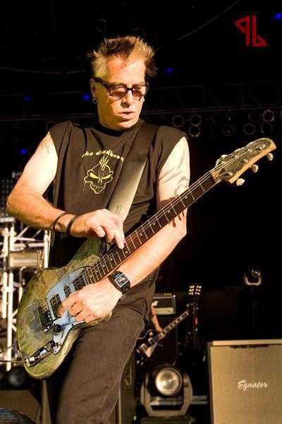 The offspring’s dexter holland shares the truth of being a doctor and pilot
