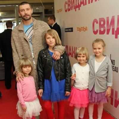 Кто из звездных наследниц в 18 выглядит на 30 лет