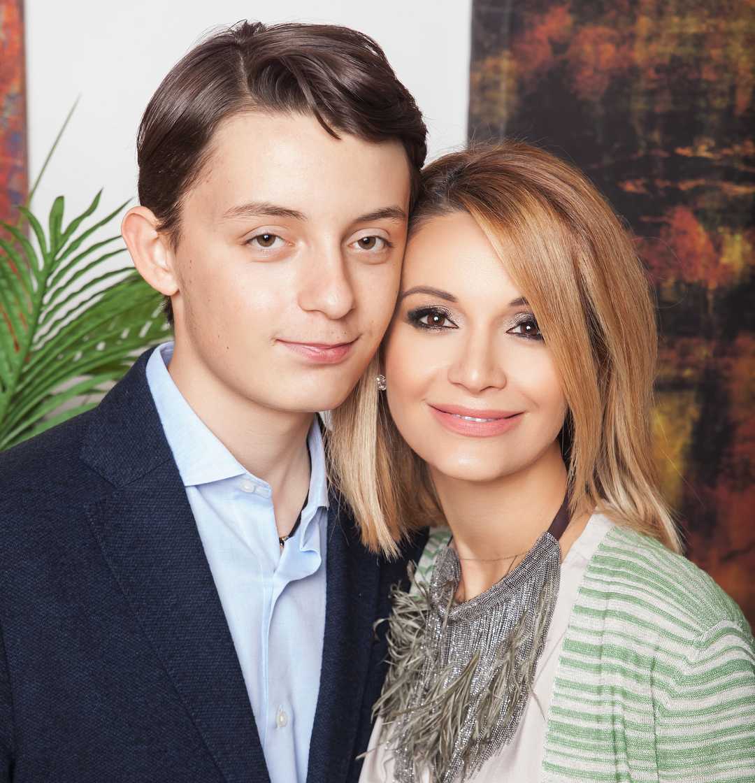 44-летняя ольга орлова сообщила о беременности. почему певица развелась со столичным бизнесменом, как выглядит новый муж и взрослый сын?