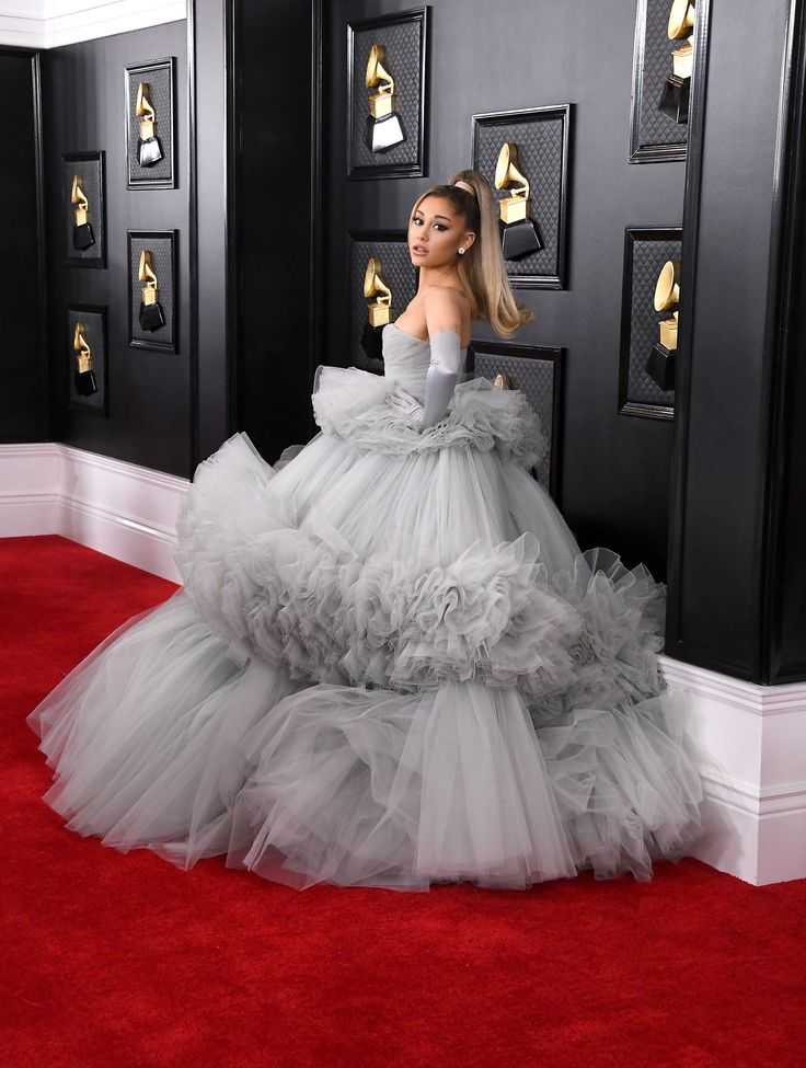 Ariana grande brings parents to the 2020 grammys -- see the sweet photos