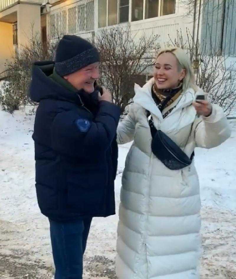 55-летний Вадим Высоков еле сдержал слезы