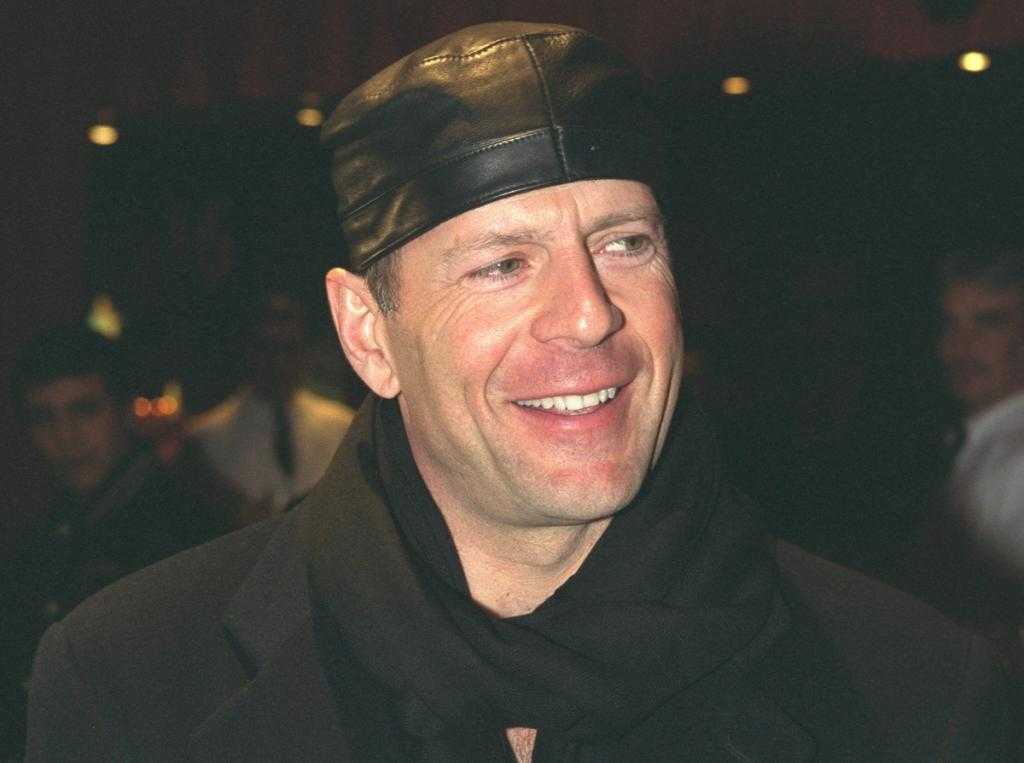 Элайджа вуд: биография, роли в кино, личная жизнь и жена