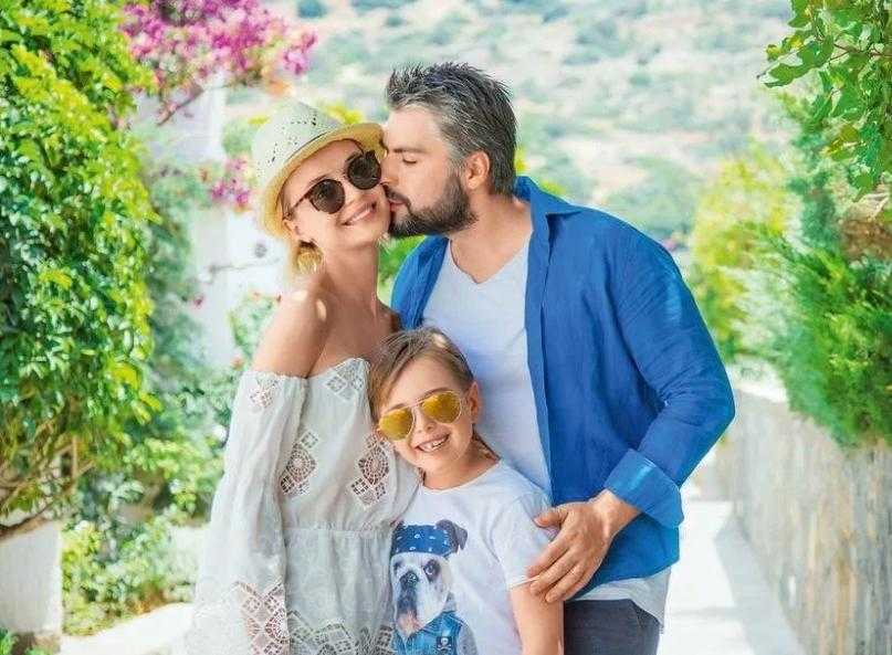 В москве прошел юбилейный бал дебютанток tatler