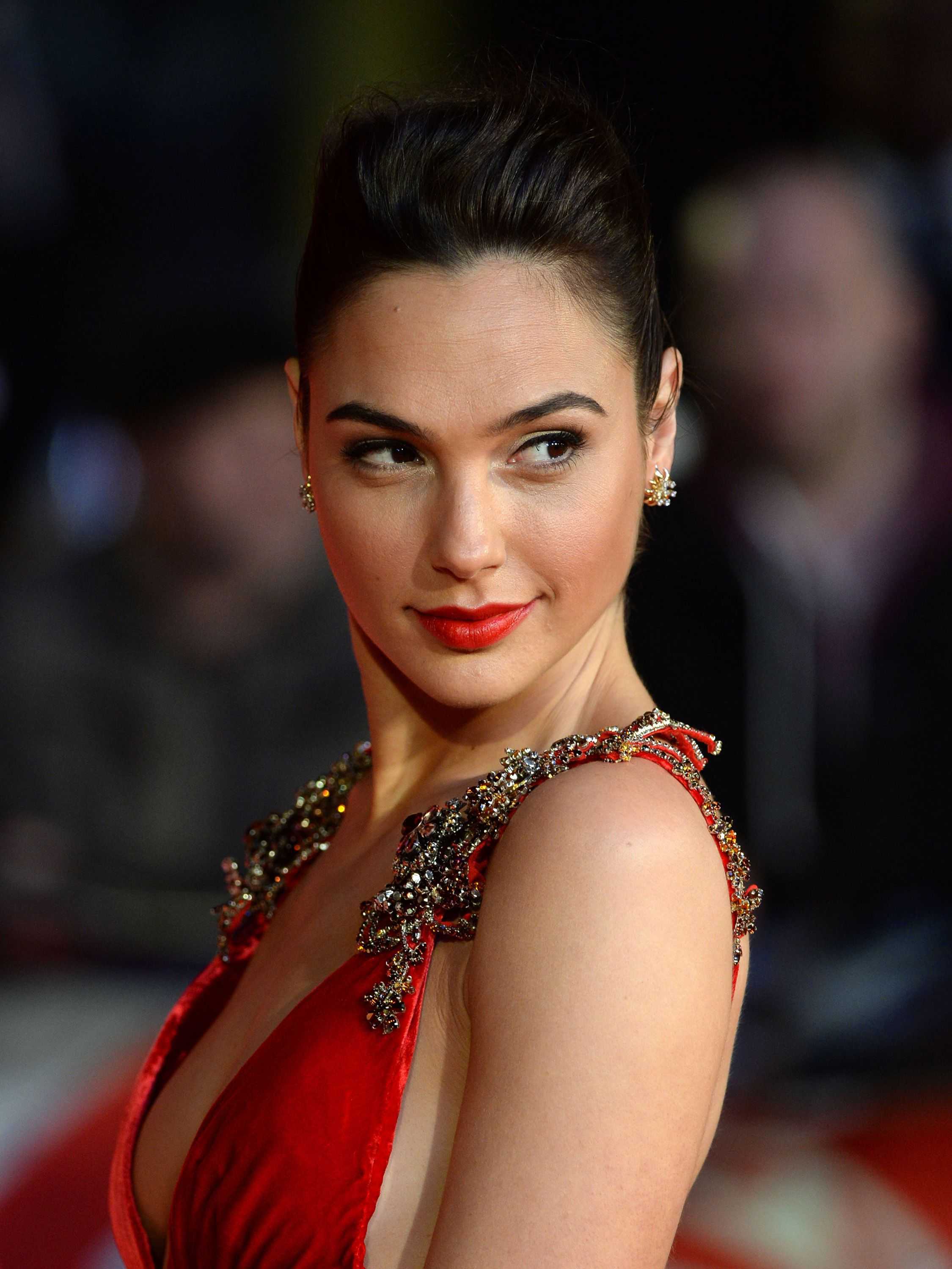 Top 10 beautiful & hottest young hollywood actresses in 2023