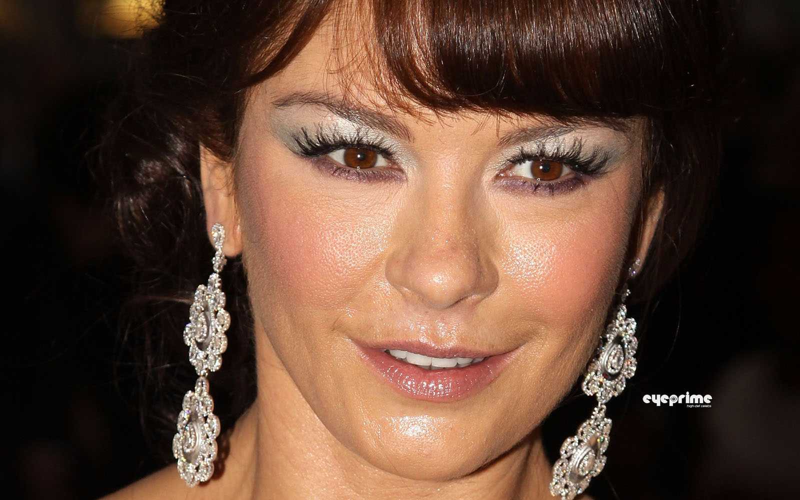 Catherine zeta-jones before and after plastic surgery: boobs, face, nose