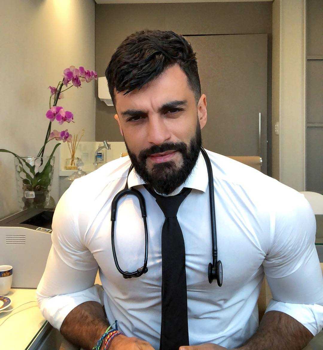 The 25 hottest guys to follow on instagram