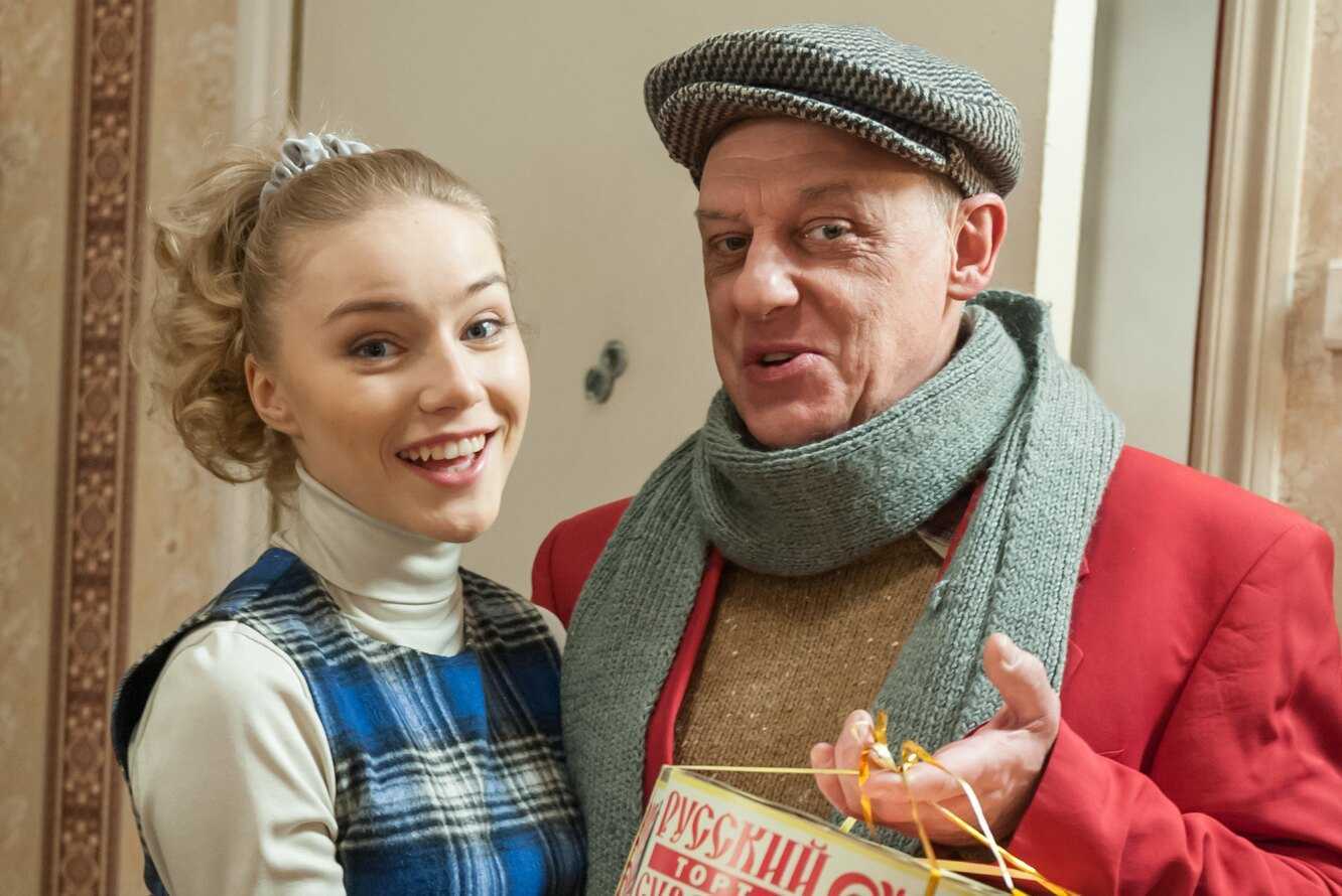 Как сейчас выглядят и чем занимаются актеры популярного сериала «счастливы вместе»? спустя 12 лет их не узнать