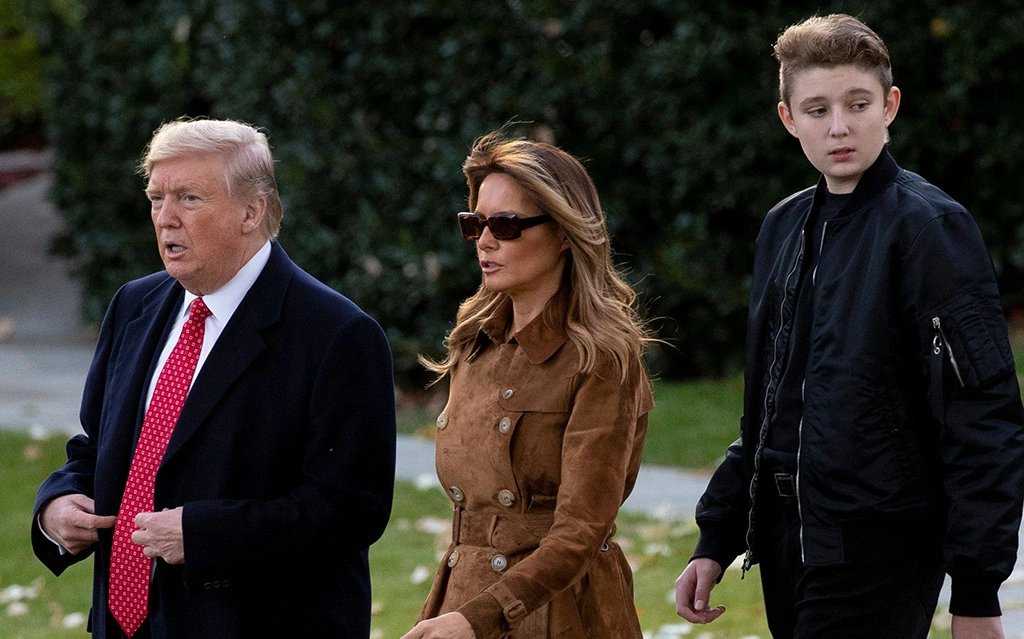 Уже в 13 лет Бэррон Трамп был примерно на одном уровне с нынешним президентом США, притом что рост Дональда составляет 188 сантиметров А теперь юноша гораздо выше его