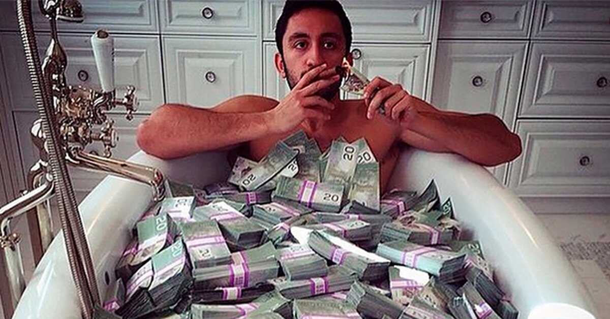 Парень с самым маленьким членом получил за это 200 баксов