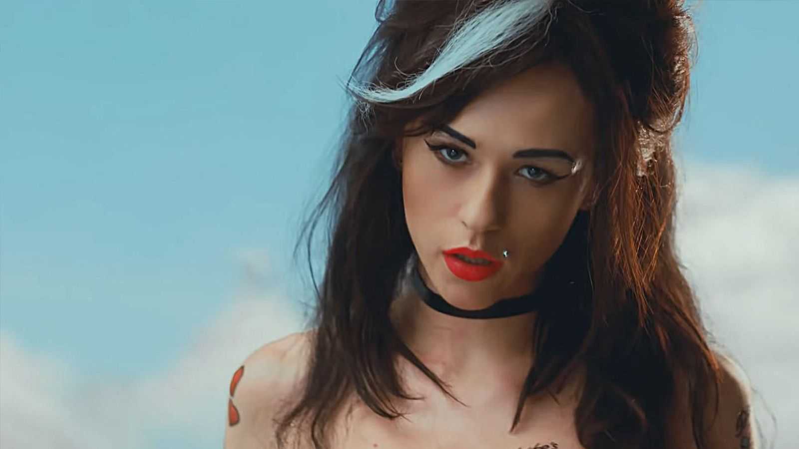 18+ екатерина иванчикова горячие интим фото в нижнем белье и купальнике неприличные и пикантные засветы без цензуры