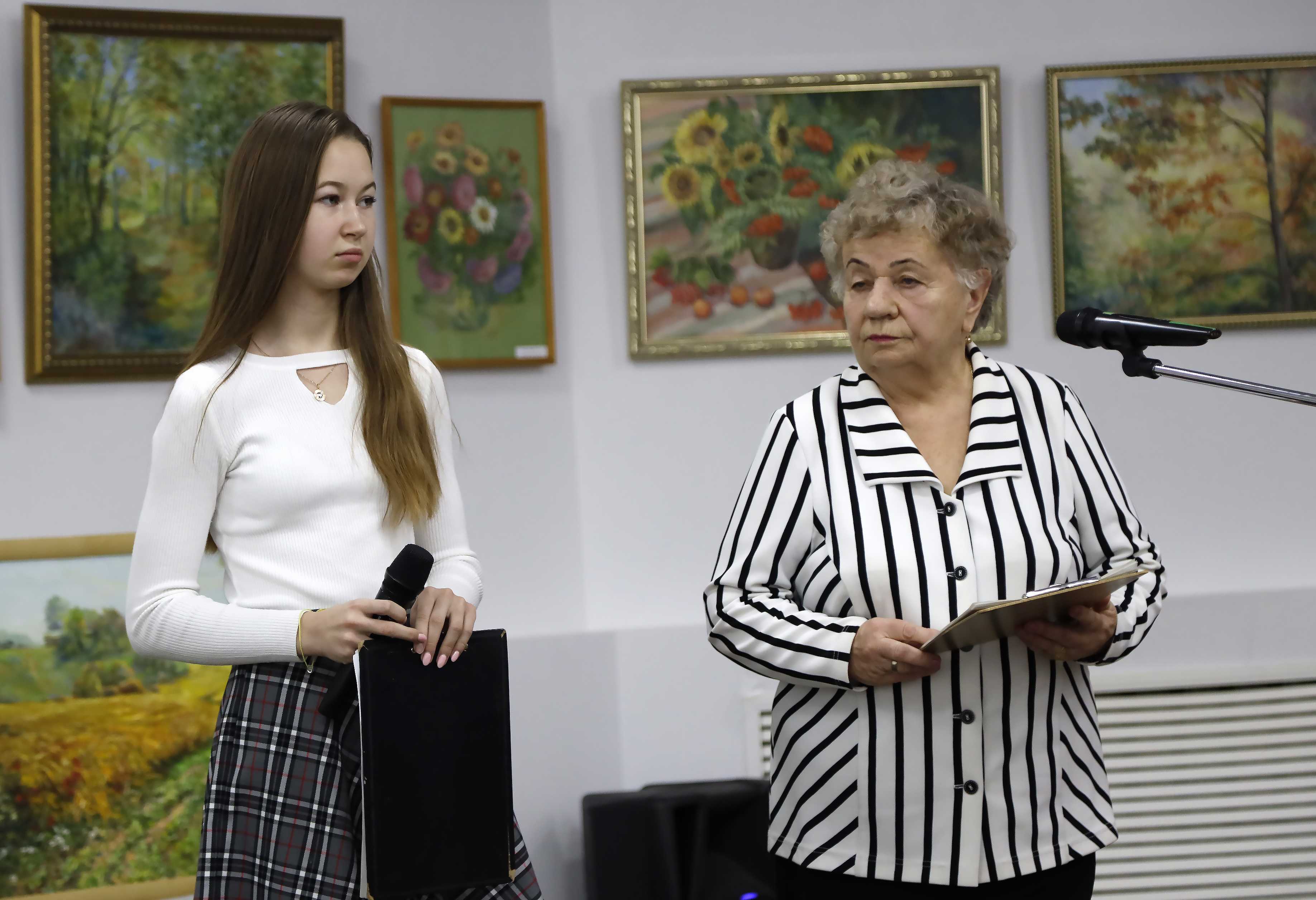Сегодня день рождения празднует людмила правдина